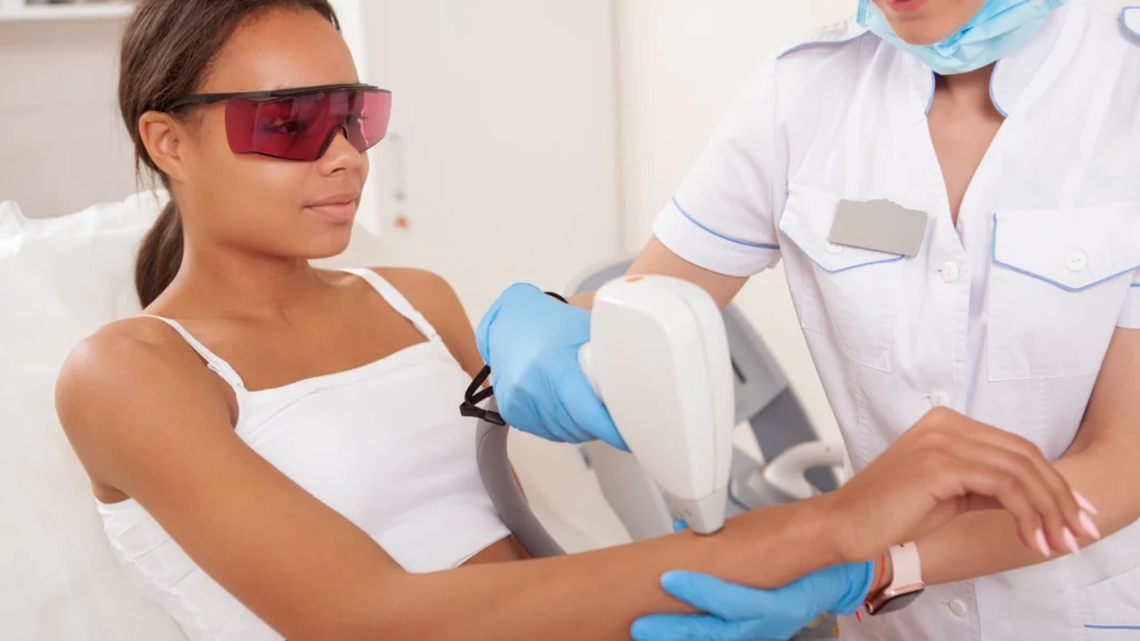Quick comparison of clinics for laser hair removal Toronto for dark skin.