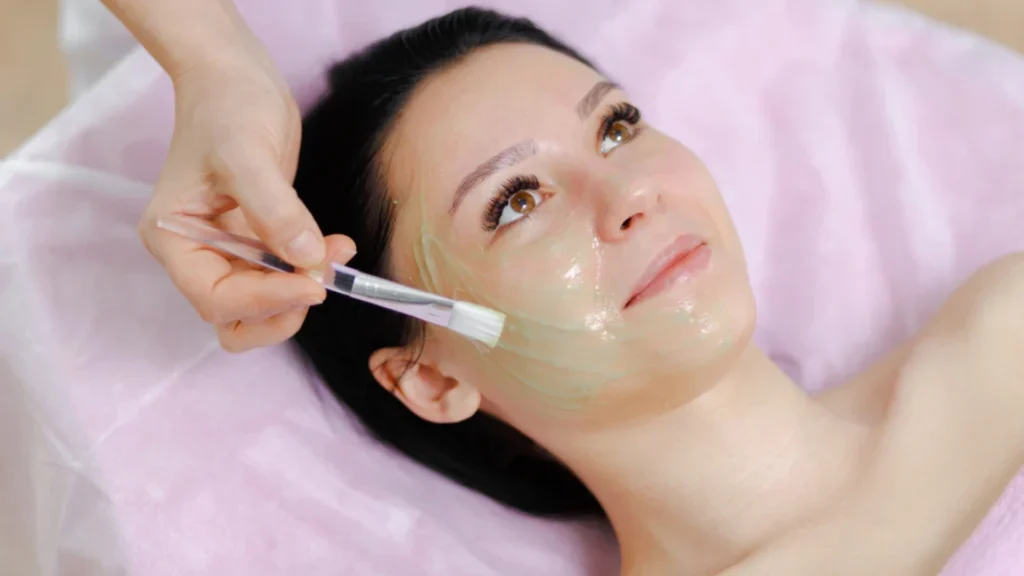 Know what is acnelan protocol for acne-prone skin management.