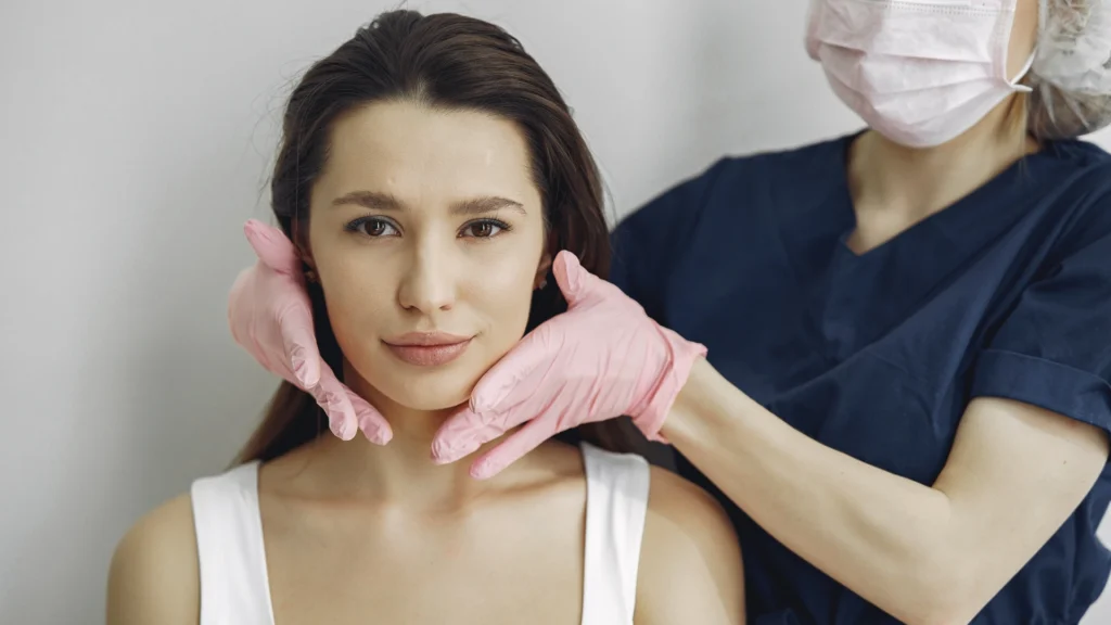 Know why buccal fat removal price Toronto vary.